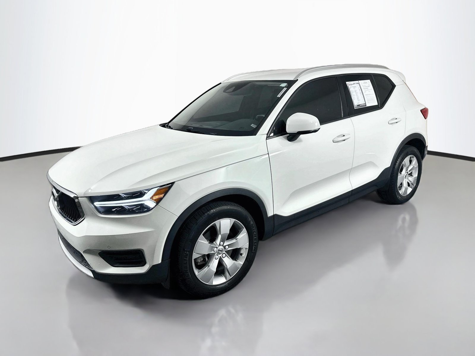 Used 2020 Volvo XC40 T5 Momentum AWD/4WD image 3