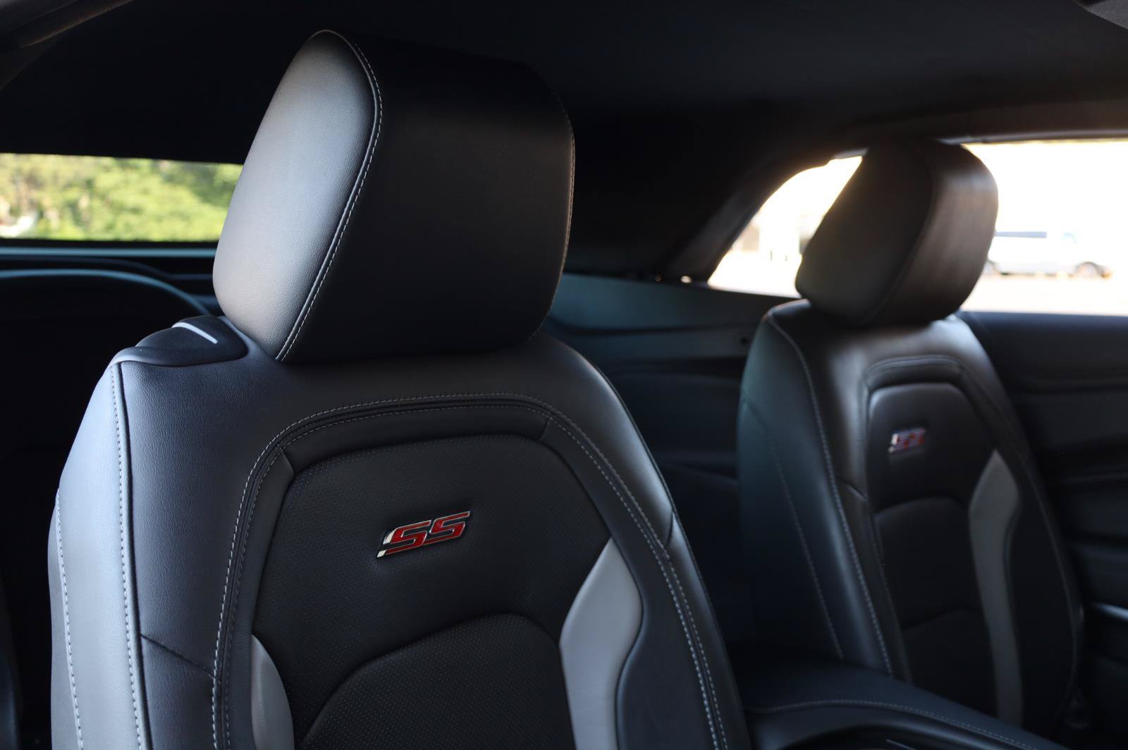 Used 2019 Chevrolet Camaro SS RWD image 34