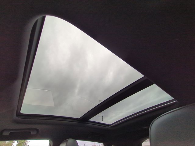 Used 2018 Audi Q3 2.0T Premium Plus w/ Premium Plus Package image 23