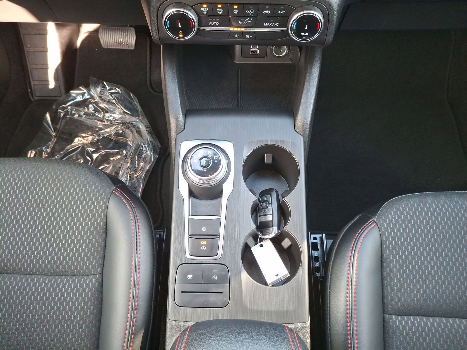 Used 2025 Ford Escape ST-Line image 12