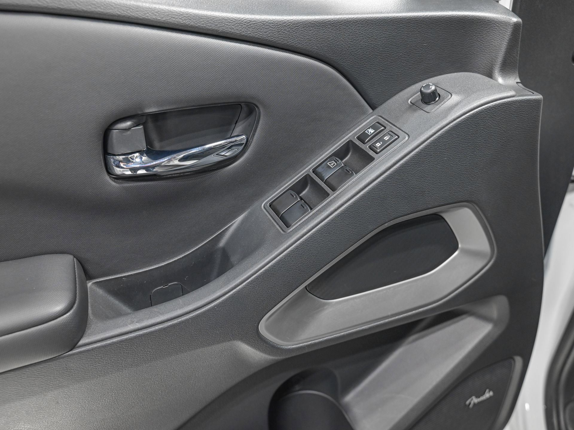 Used 2024 Nissan Frontier SL w/ Technology Package image 13