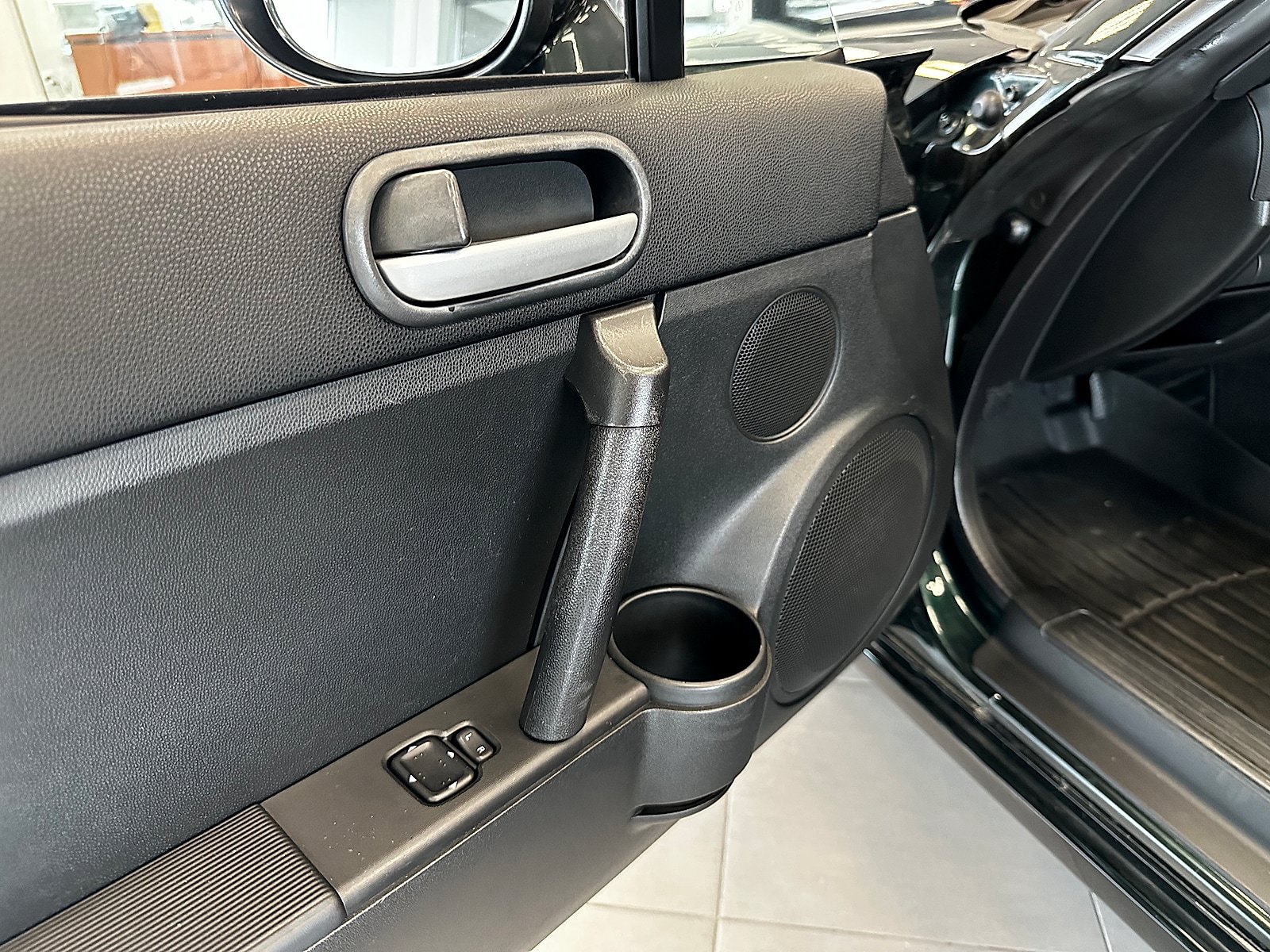 Used 2007 MAZDA MX-5 Miata Sport RWD image 11