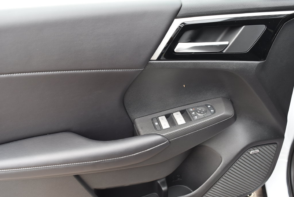 New 2026 Mitsubishi Outlander AWD image 10