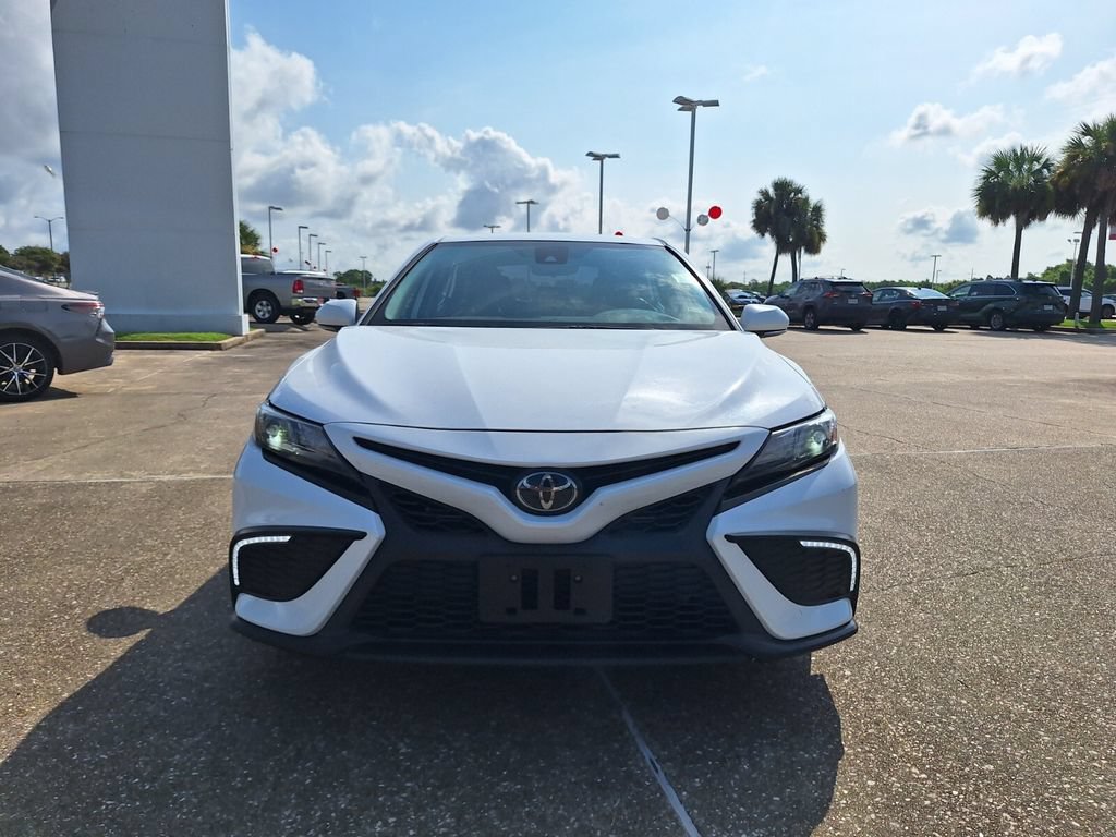Used 2023 Toyota Camry SE FWD image 2