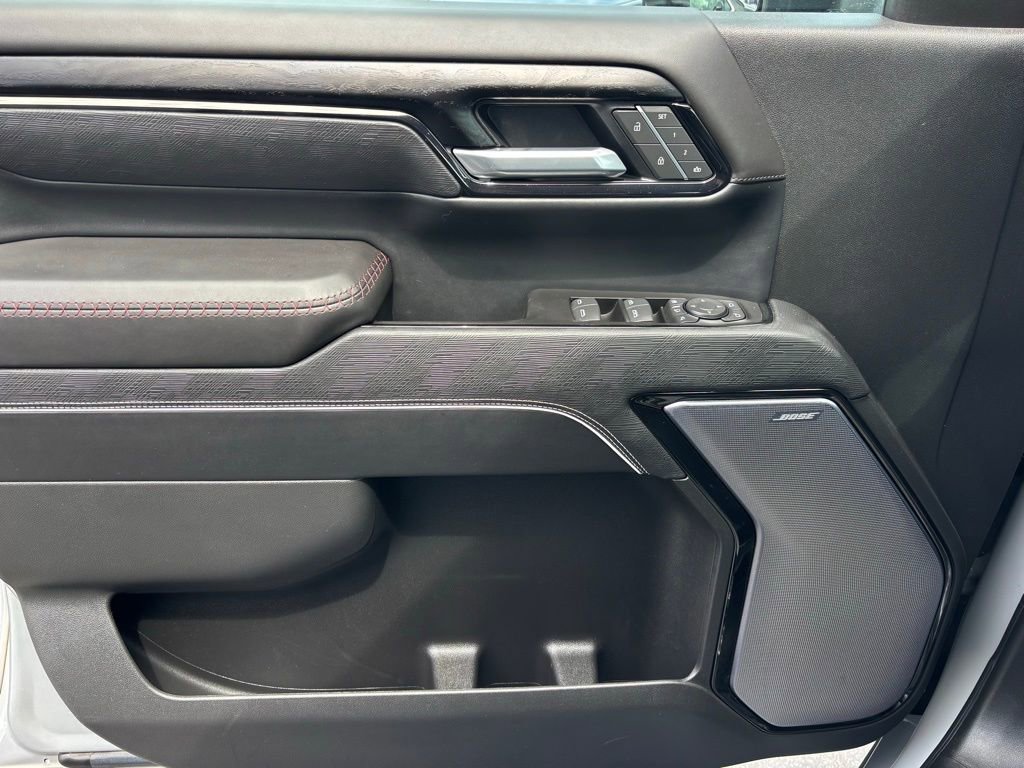 Used 2025 GMC Sierra 2500 AT4X image 16