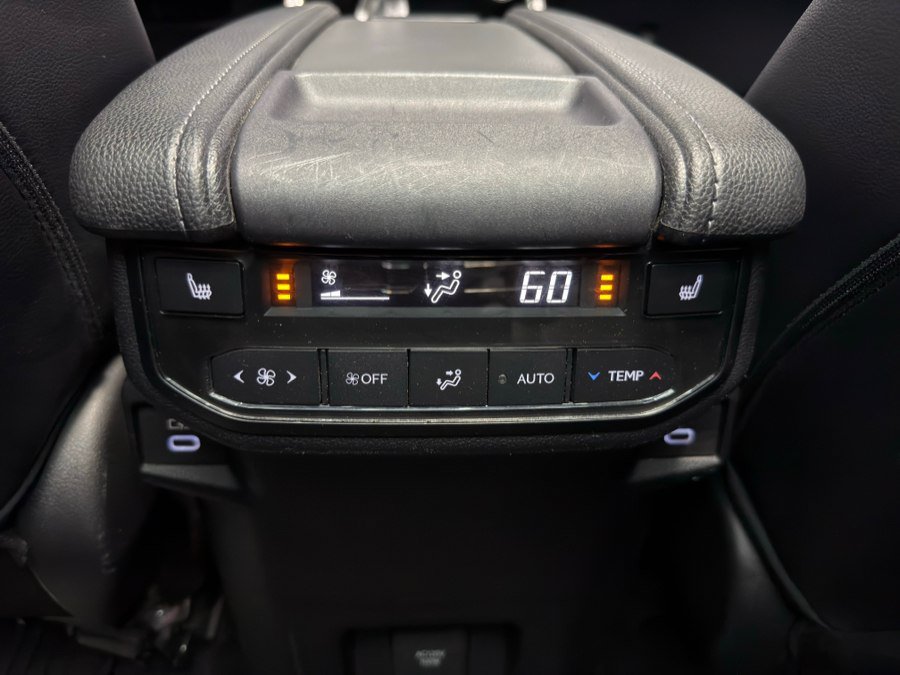 Used 2024 Toyota Grand Highlander AWD image 41