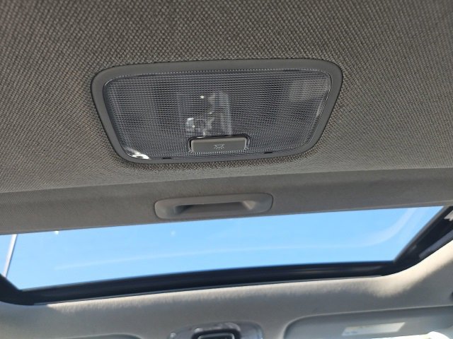 Used 2021 Hyundai Elantra SEL w/ Convenience + Premium Package image 9