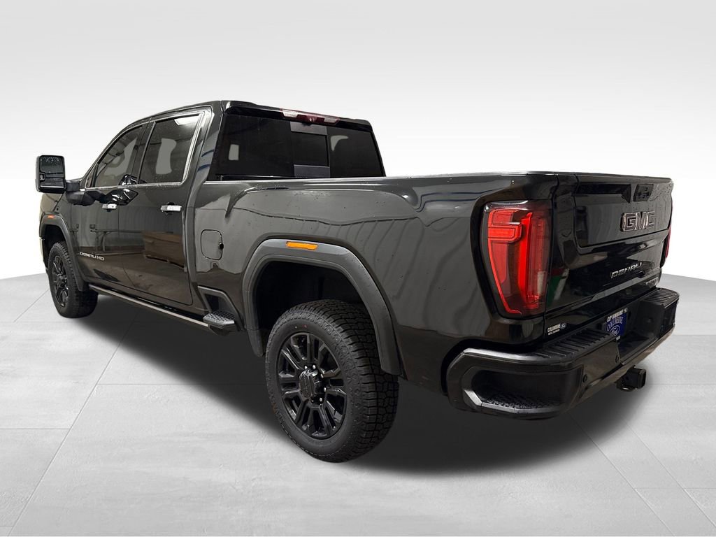 Used 2021 GMC Sierra 2500 Denali w/ Denali Black Diamond Edition image 2