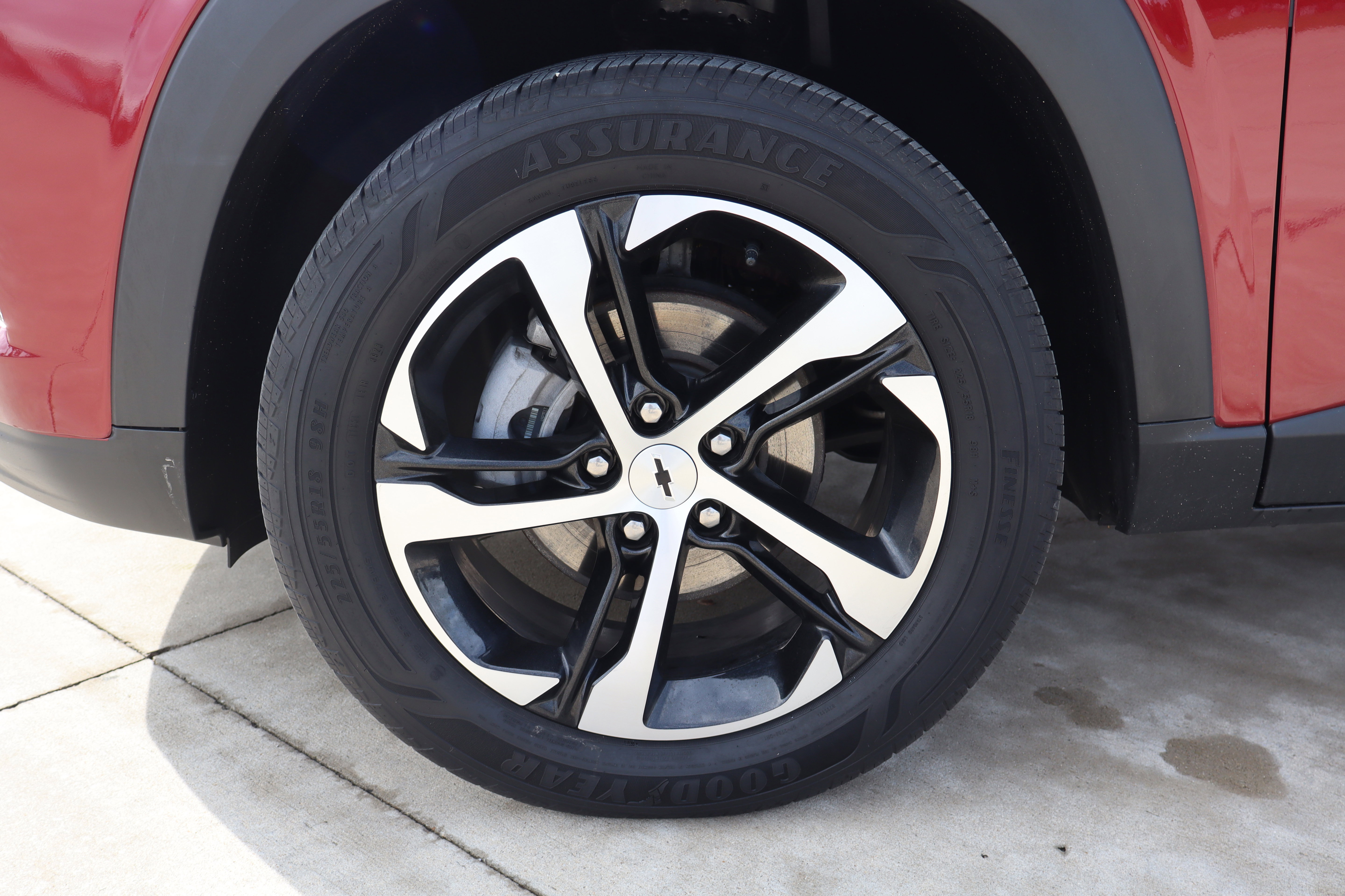 Used 2024 Chevrolet Trax RS FWD image 23