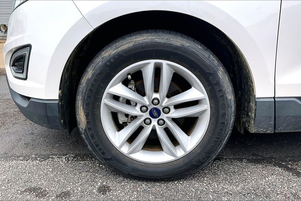 Used 2017 Ford Edge SEL w/ Equipment Group 201A FWD image 4