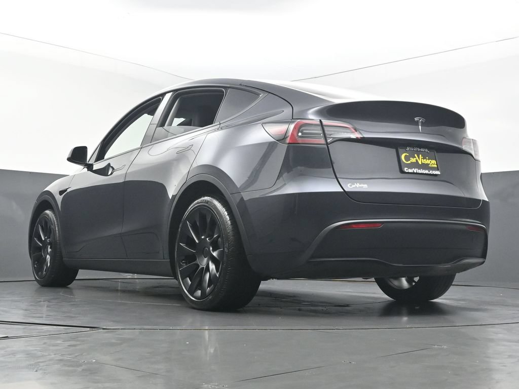 Used 2024 Tesla Model Y 2WD image 4