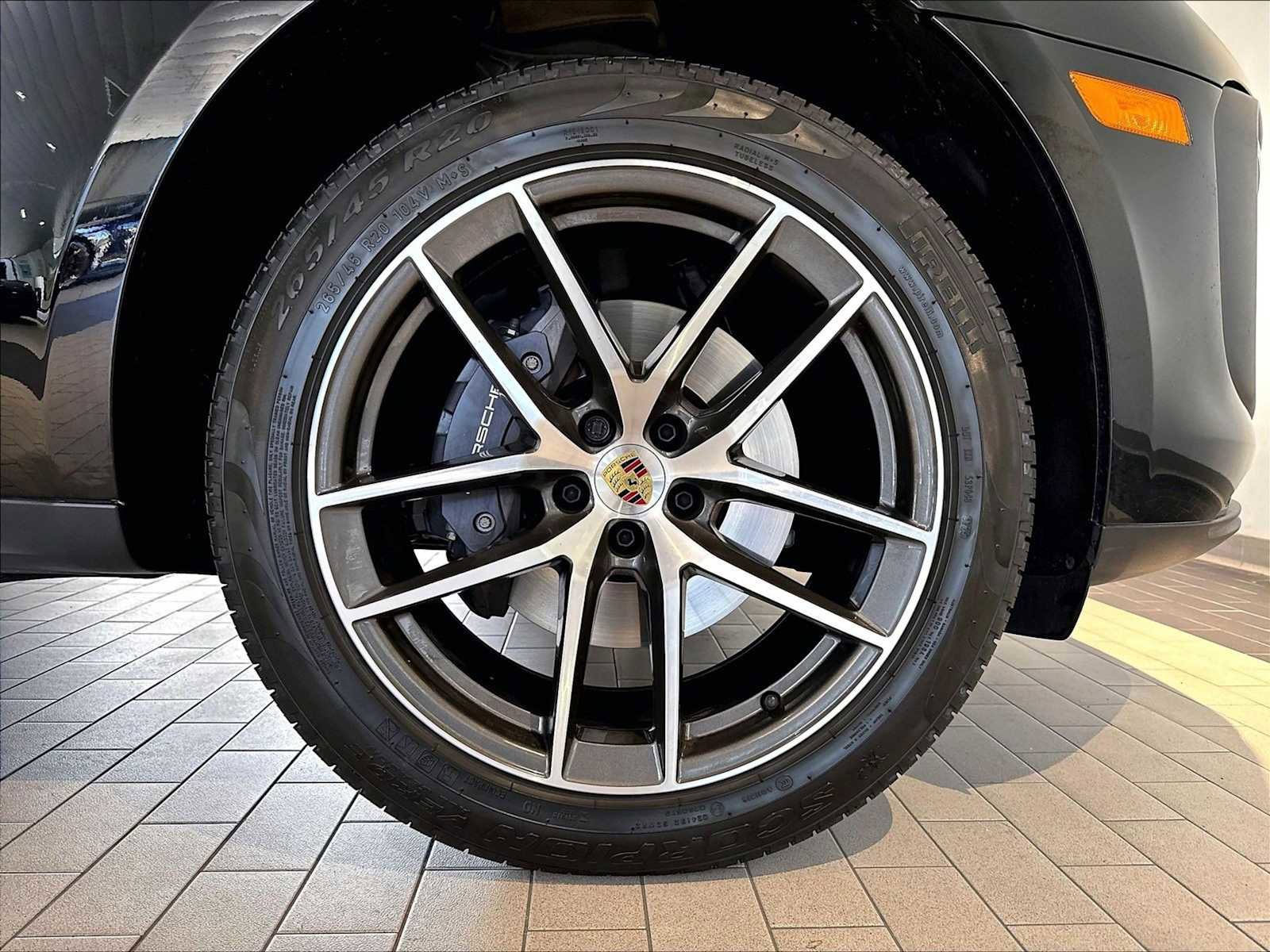 Used 2026 Porsche Macan AWD/4WD image 14