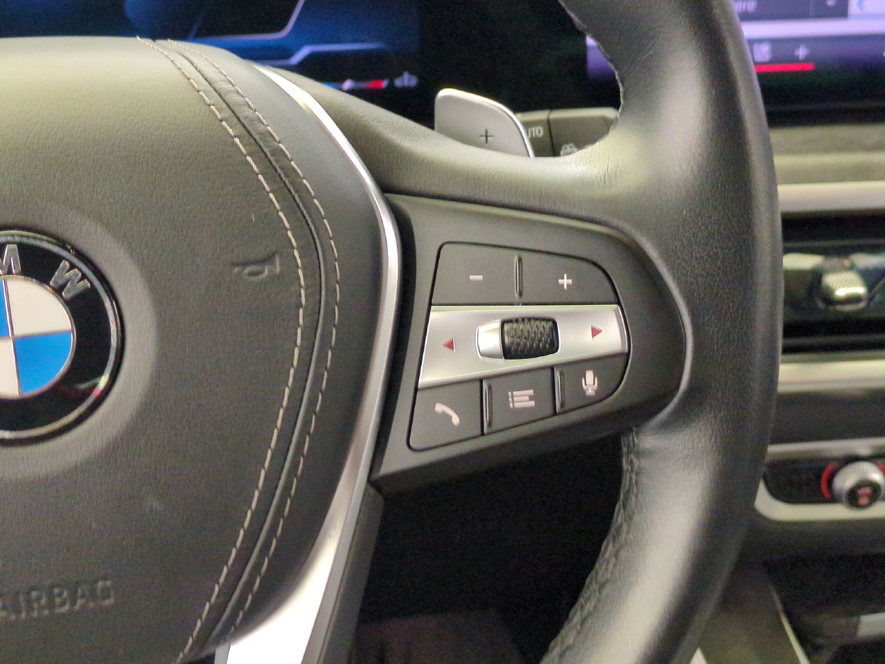 Used 2025 BMW X5 sDrive40i w/ Climate Comfort Package RWD image 9