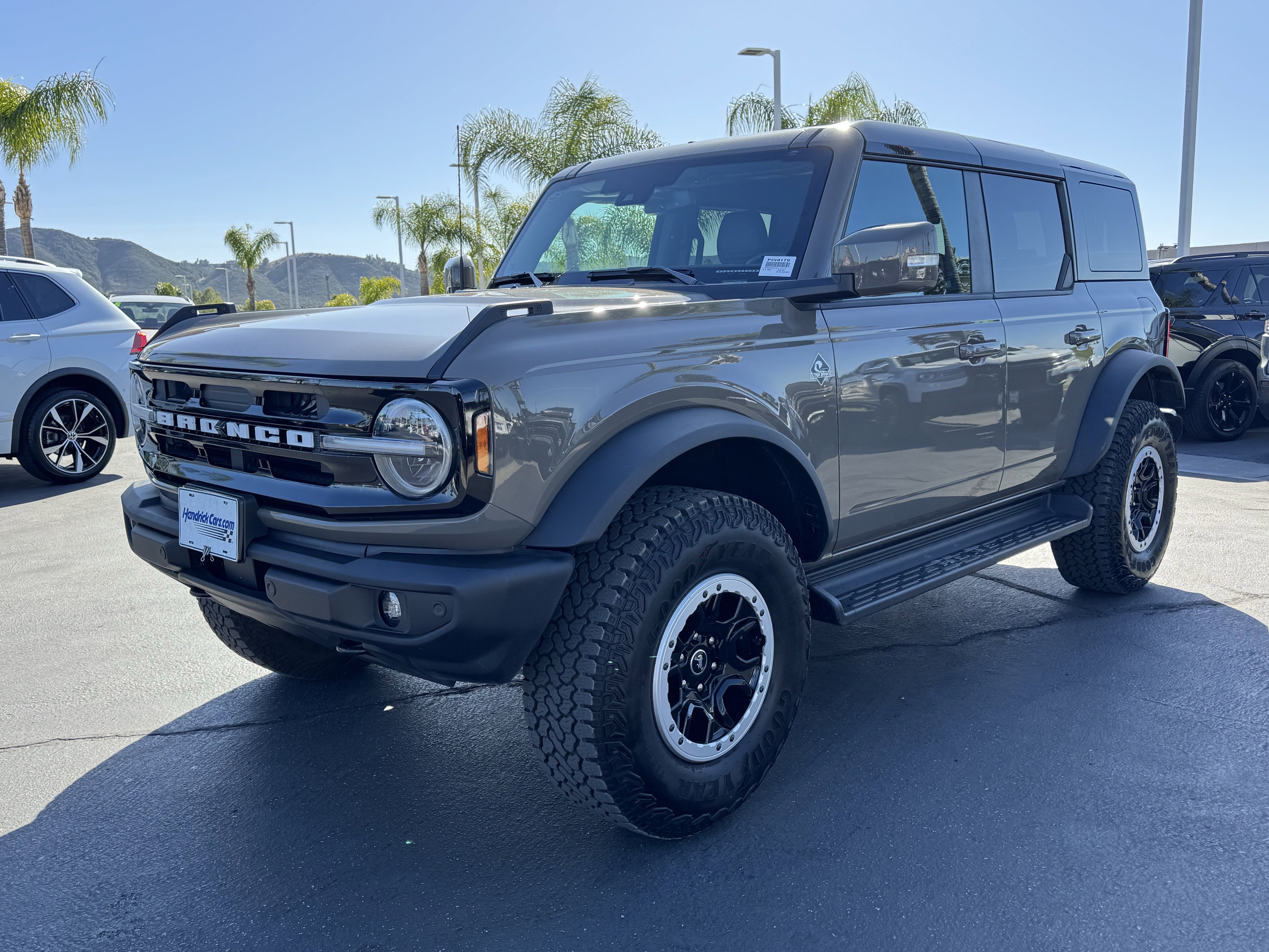 Used 2025 Ford Bronco Outer Banks w/ Sasquatch Package AWD/4WD image 6