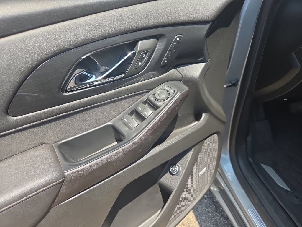 Used 2023 Chevrolet Traverse High Country w/ LPO, Floor Liner Package AWD/4WD image 15