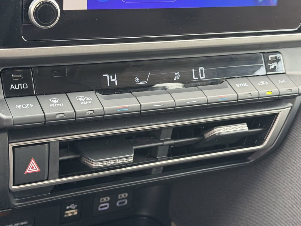 Used 2025 Toyota Camry LE FWD image 20