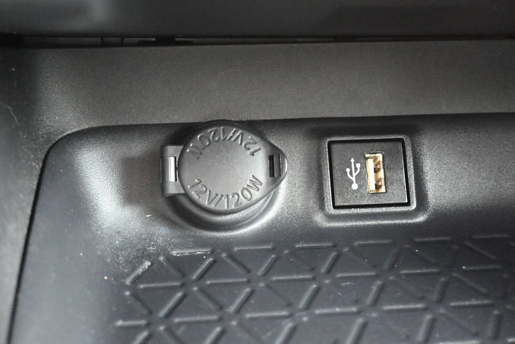 Used 2025 Toyota RAV4 XLE AWD/4WD image 24