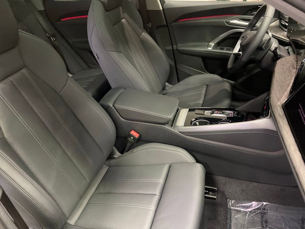 New 2025 Audi Q5 Prestige image 8