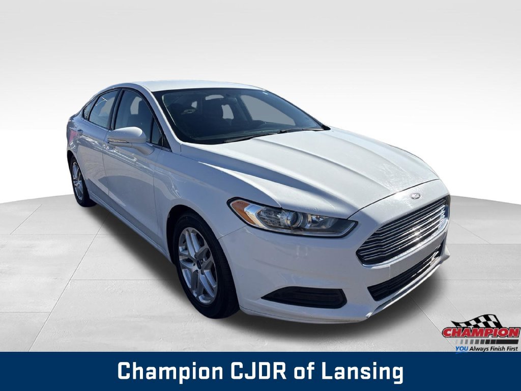 Used 2015 Ford Fusion SE FWD image 10