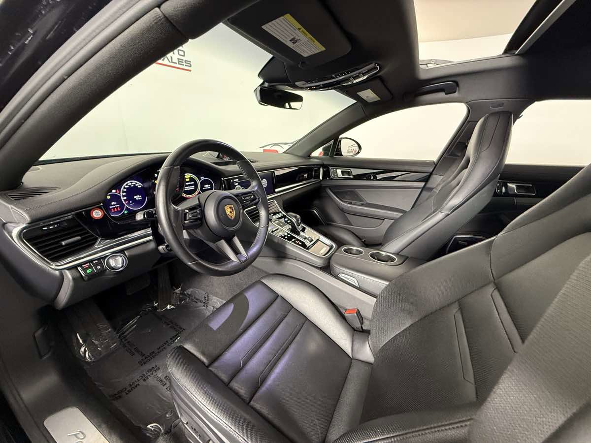 Used 2022 Porsche Panamera 4 w/ Premium Package AWD/4WD image 25