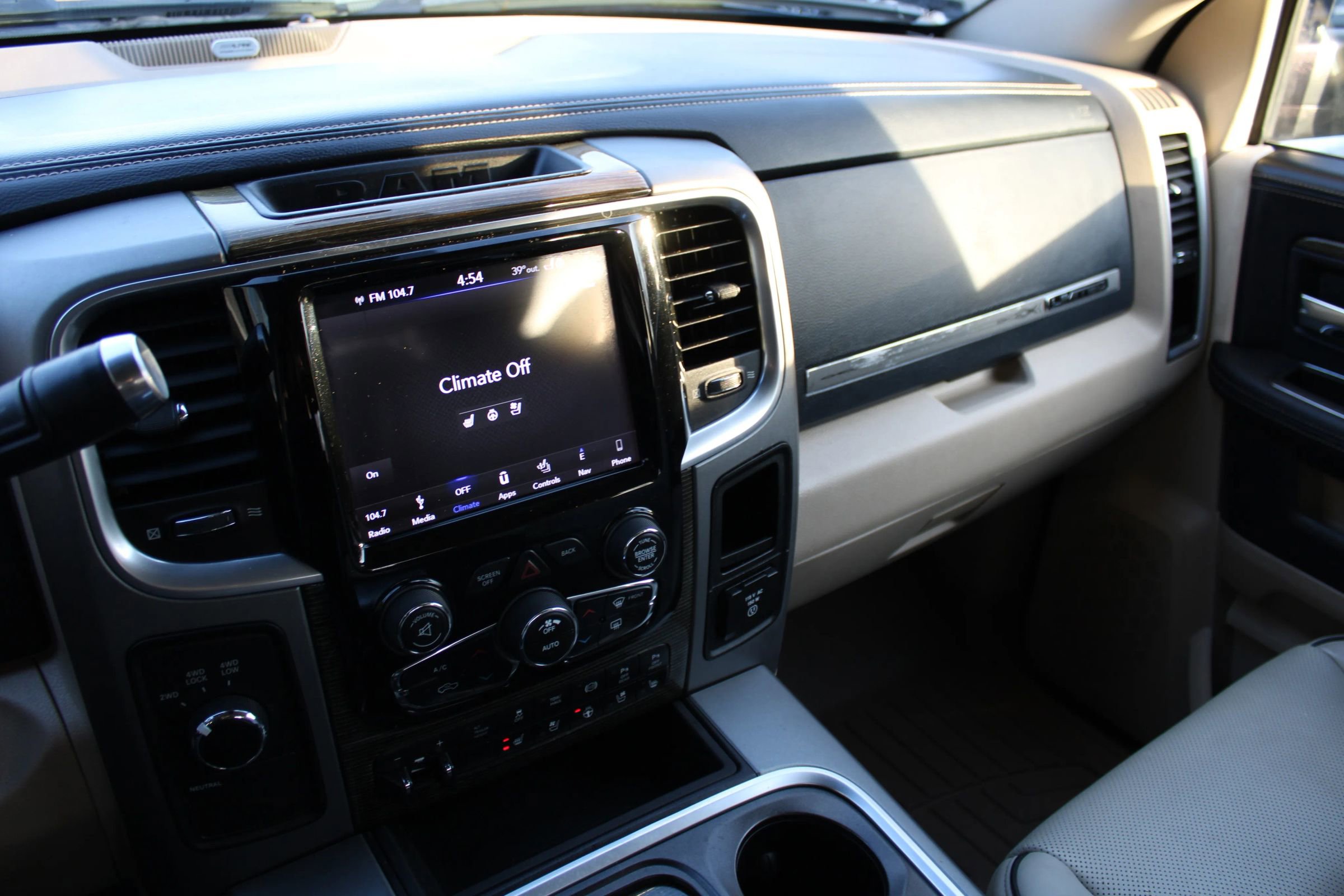 Used 2018 RAM 3500 Laramie Longhorn image 14