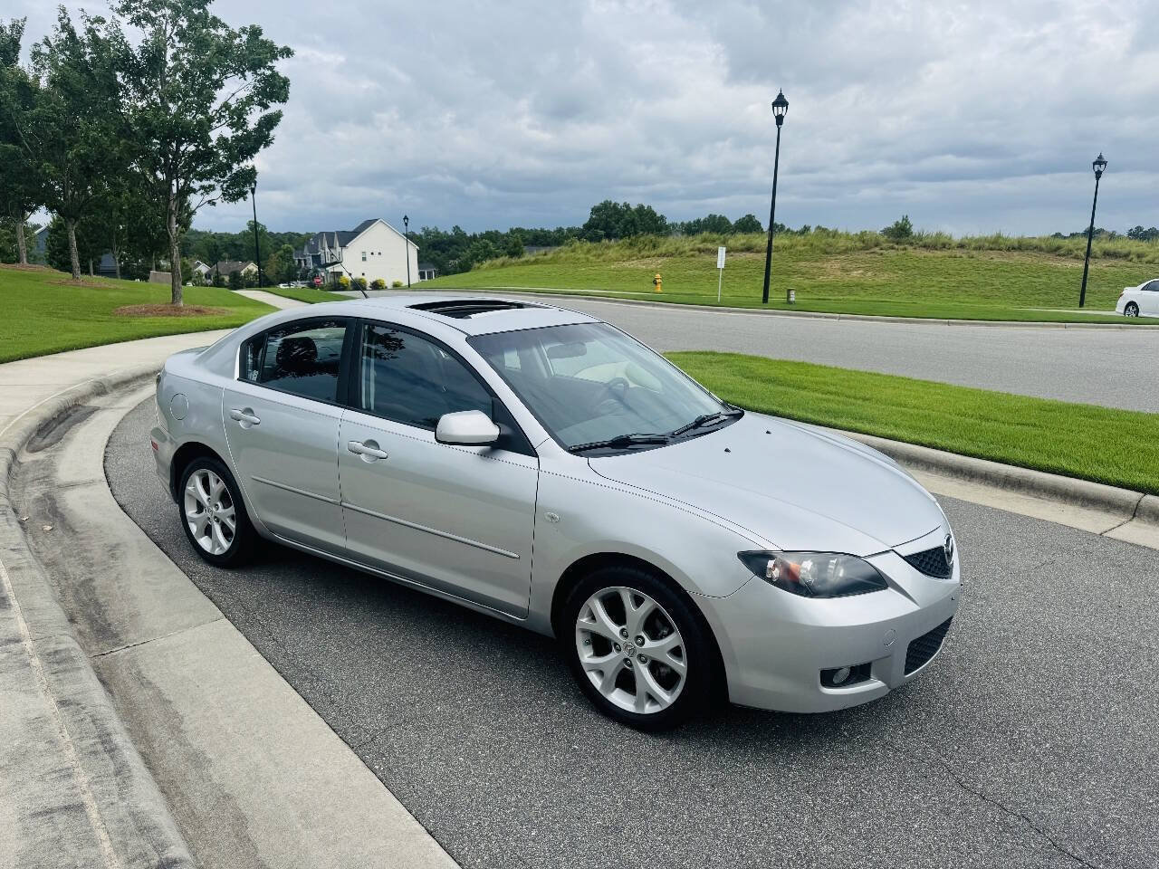 Used 2009 MAZDA MAZDA3 i Touring Value FWD image 3