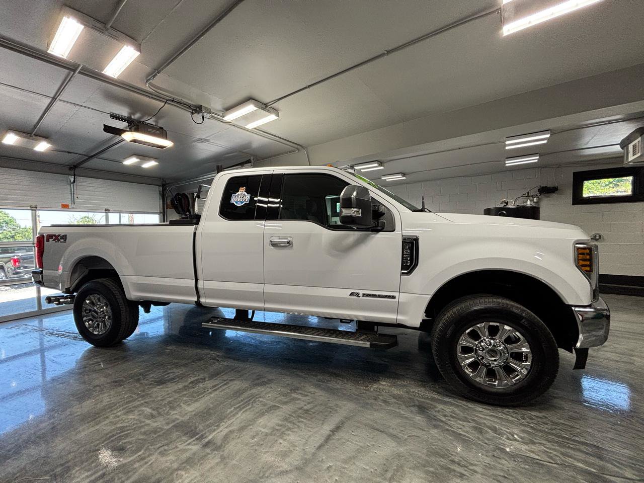 Used 2019 Ford F250 XLT w/ XLT Premium Package AWD/4WD image 14