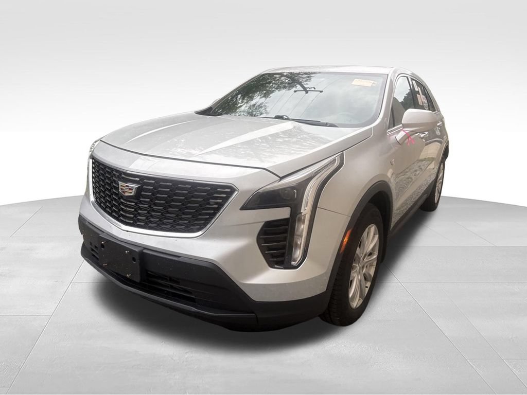 Used 2022 Cadillac XT4 Luxury w/ Trailering Package AWD/4WD image 2