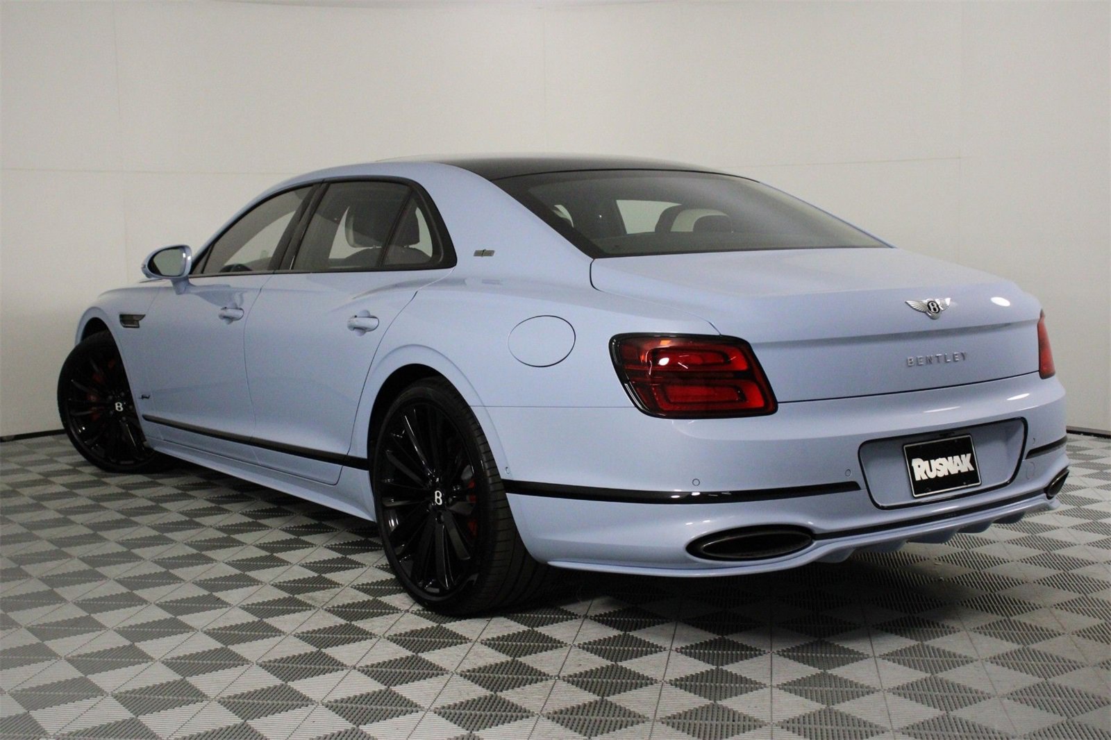 New 2025 Bentley Flying Spur Plug-In Hybrid image 3