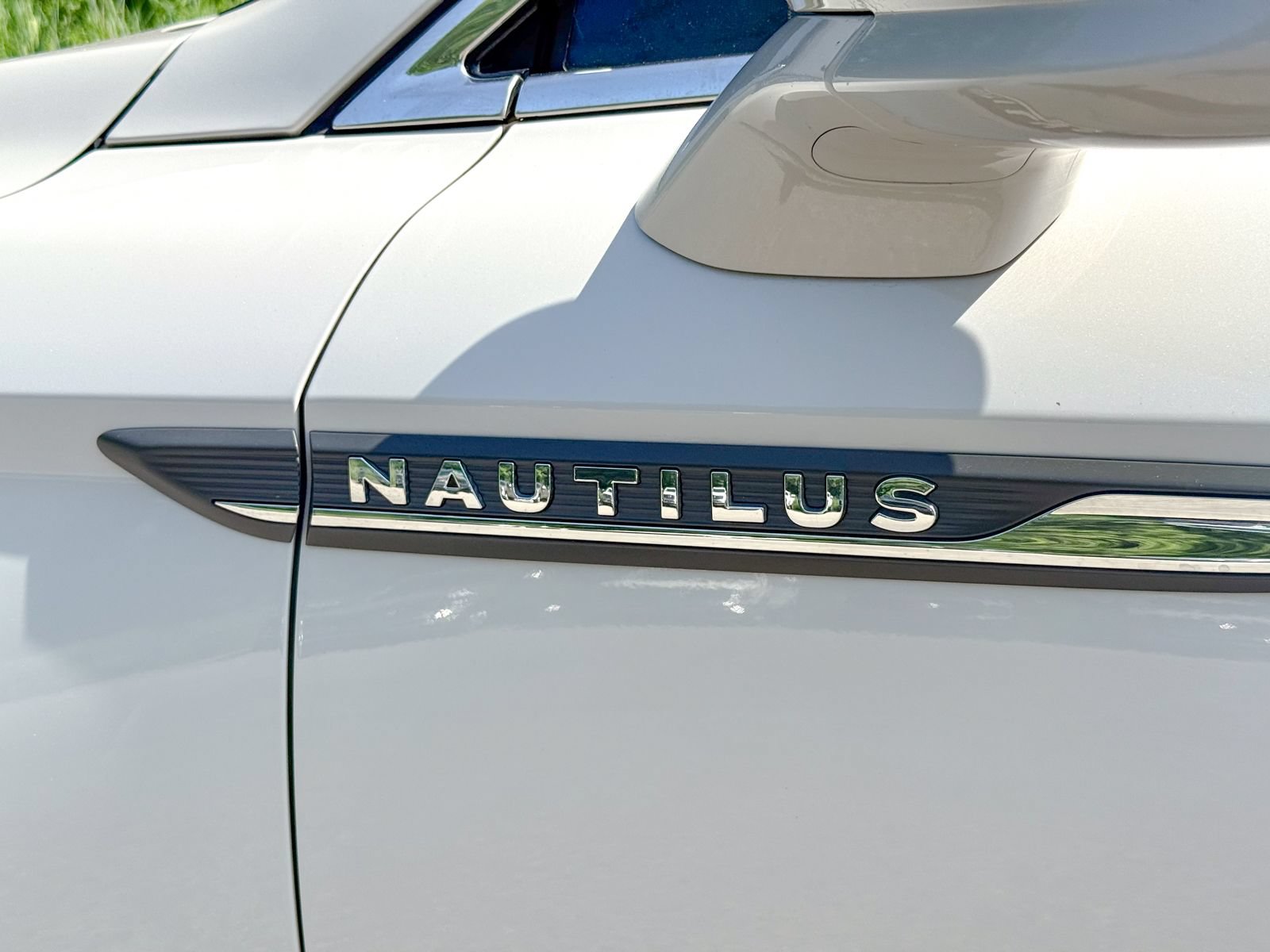 Used 2019 Lincoln Nautilus Reserve w/ Class II Trailer Tow Package AWD/4WD image 12