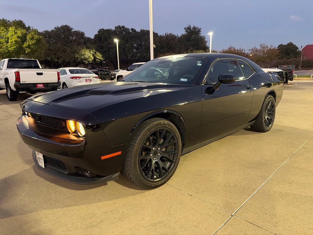 Used 2016 Dodge Challenger SXT w/ Blacktop Package RWD image 1