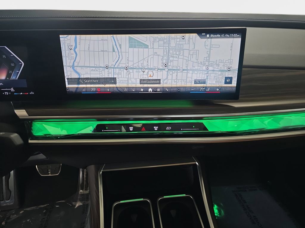 Used 2023 BMW 740i w/ Parking Assistance Package RWD image 23