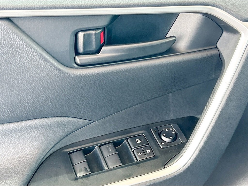 New 2025 Toyota RAV4 LE image 17