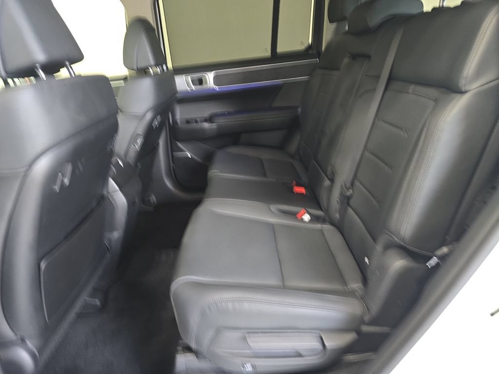 Certified 2025 Hyundai Santa Fe Limited AWD/4WD image 27