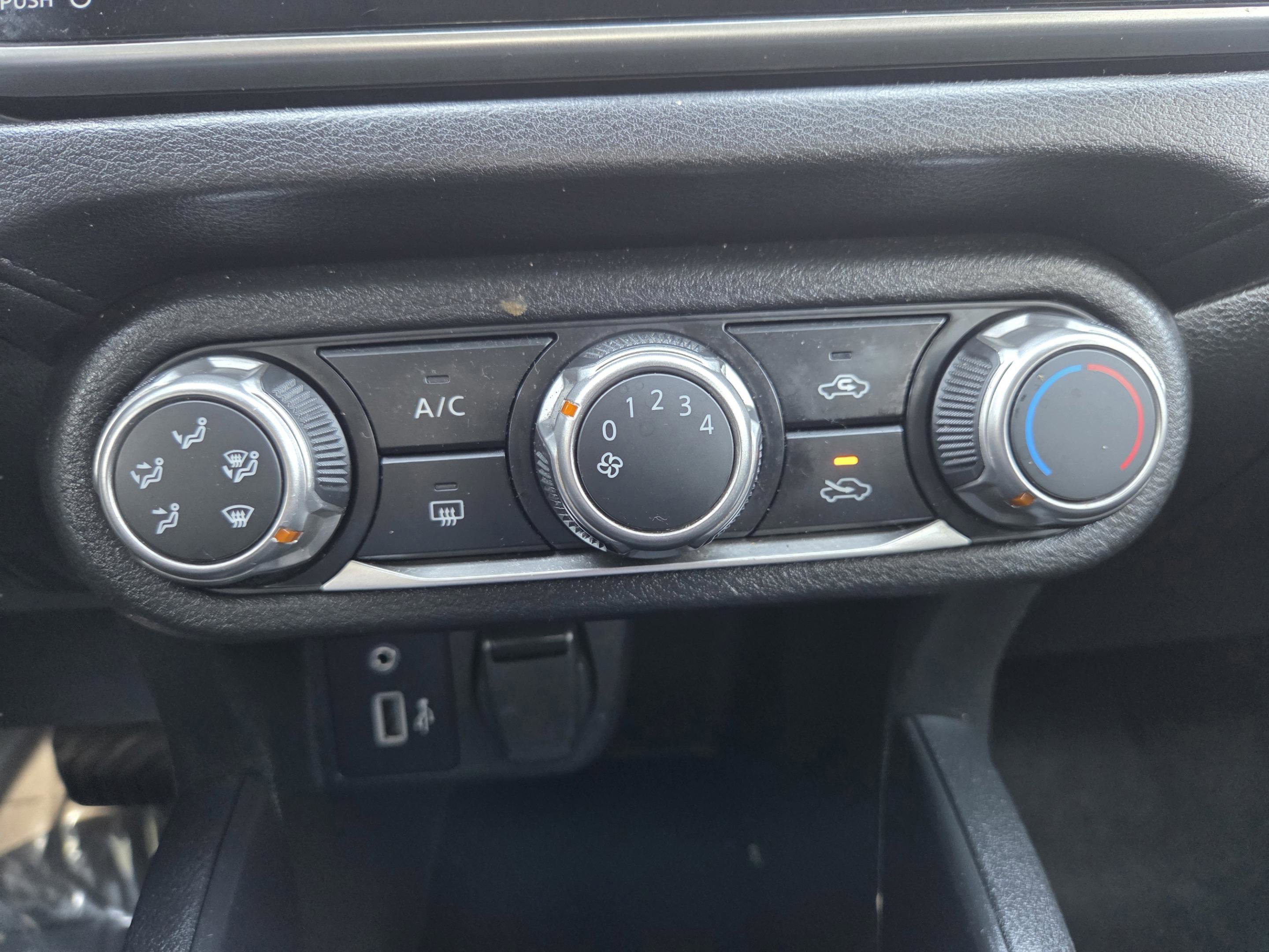 Used 2024 Nissan Versa S w/ Trunk Package FWD image 18