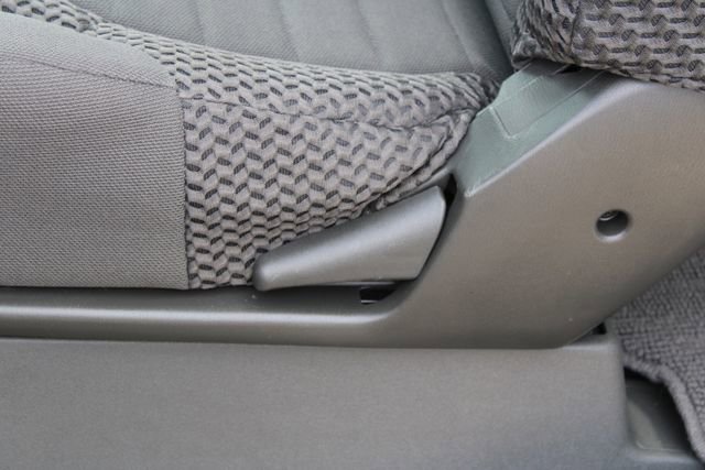 Used 2017 Nissan Frontier SV image 27