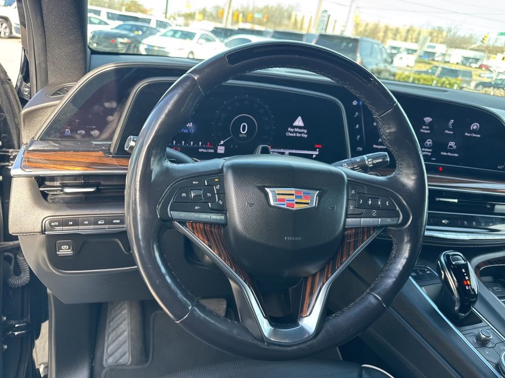 Used 2023 Cadillac Escalade Premium Luxury image 13