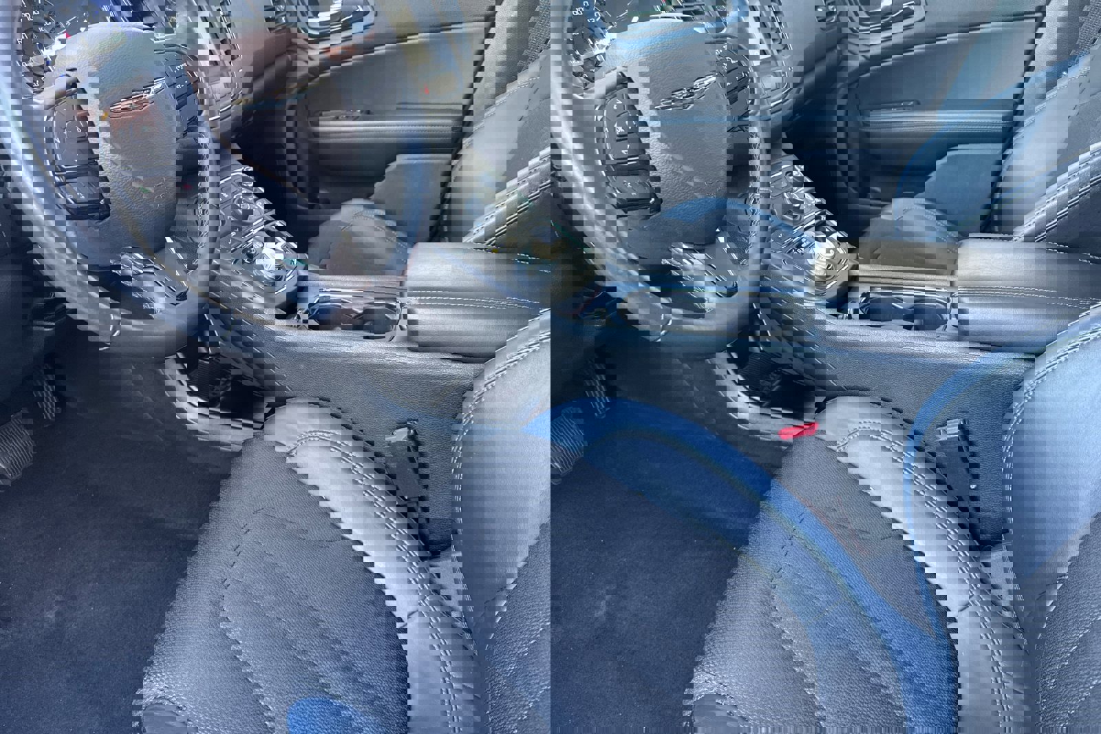 Used 2015 Chrysler 200 S w/ Navigation & Sound Group I image 11