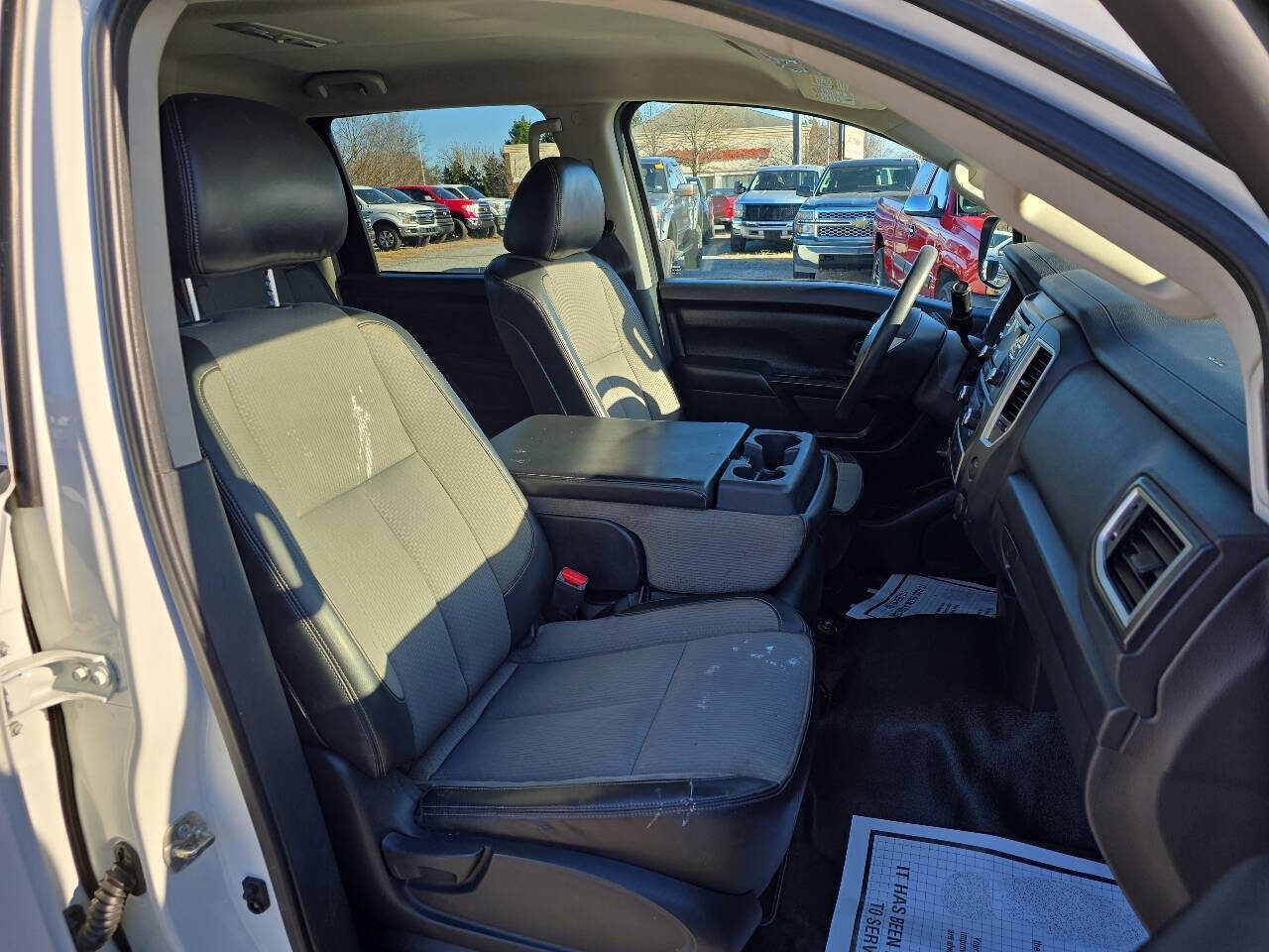 Used 2017 Nissan Titan S image 13