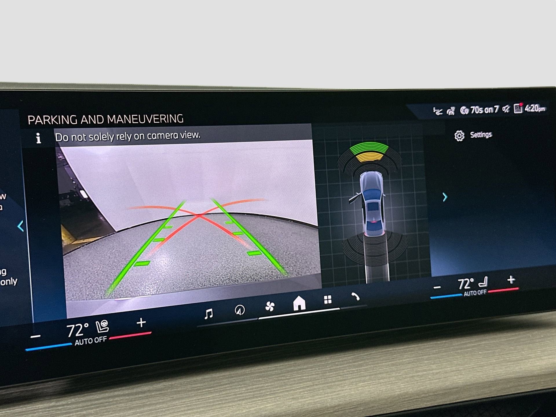 New 2026 BMW 330i xDrive Sedan w/ Premium Package image 13