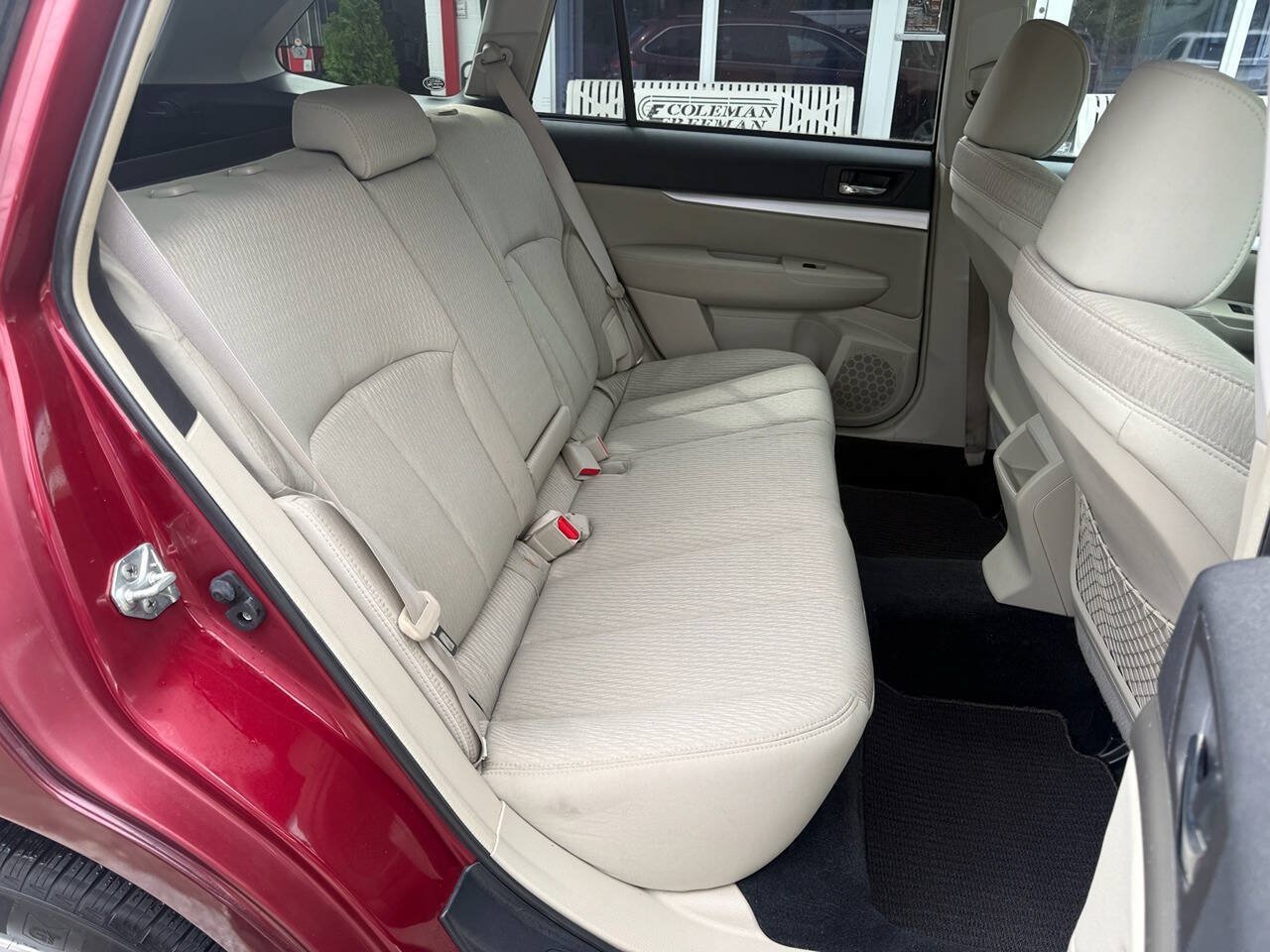Used 2011 Subaru Outback 2.5i Premium AWD/4WD image 4