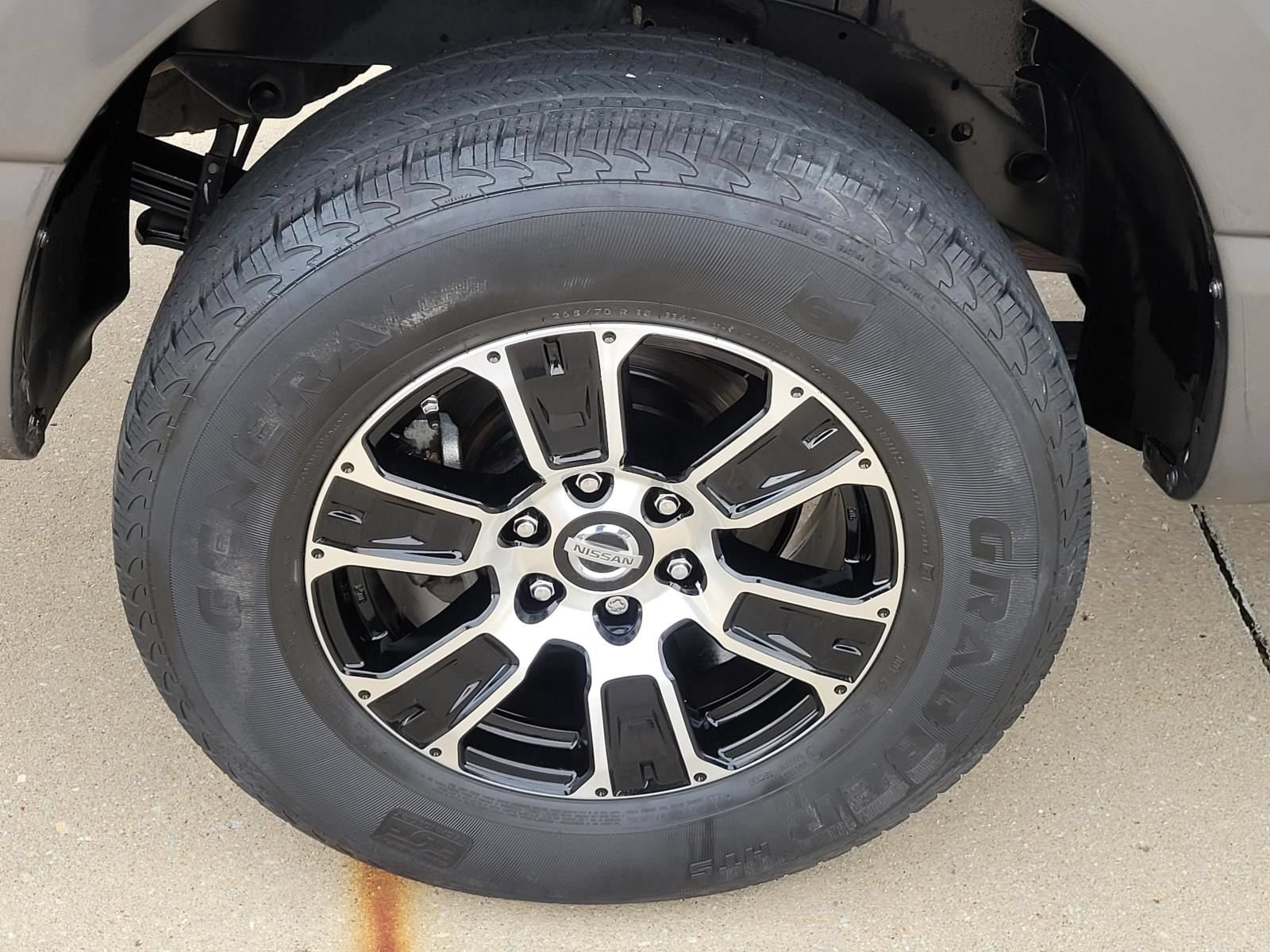 Used 2020 Nissan Titan SV w/ SV Convenience Package AWD/4WD image 6