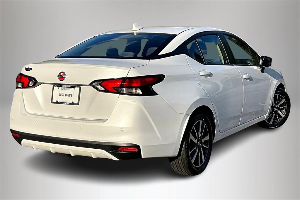 Used 2022 Nissan Versa SV image 6