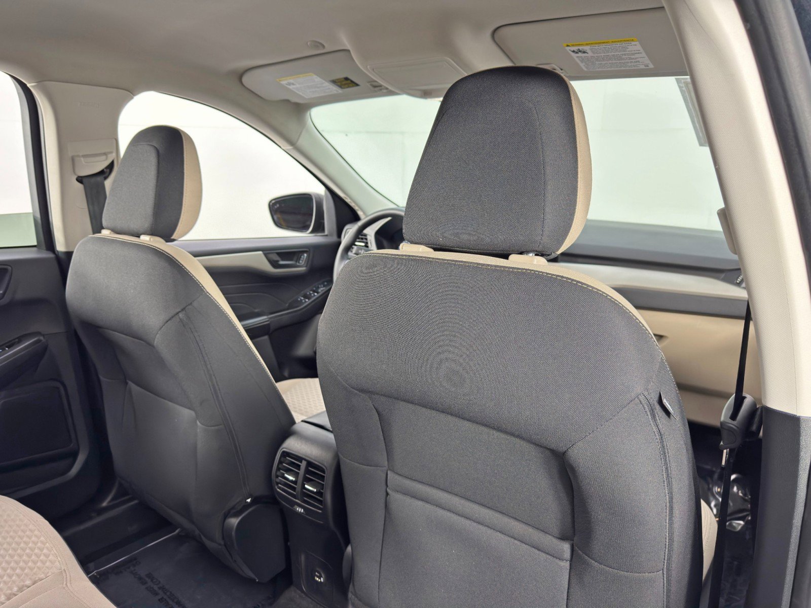 Used 2022 Ford Escape SE w/ Cold Weather Package image 30