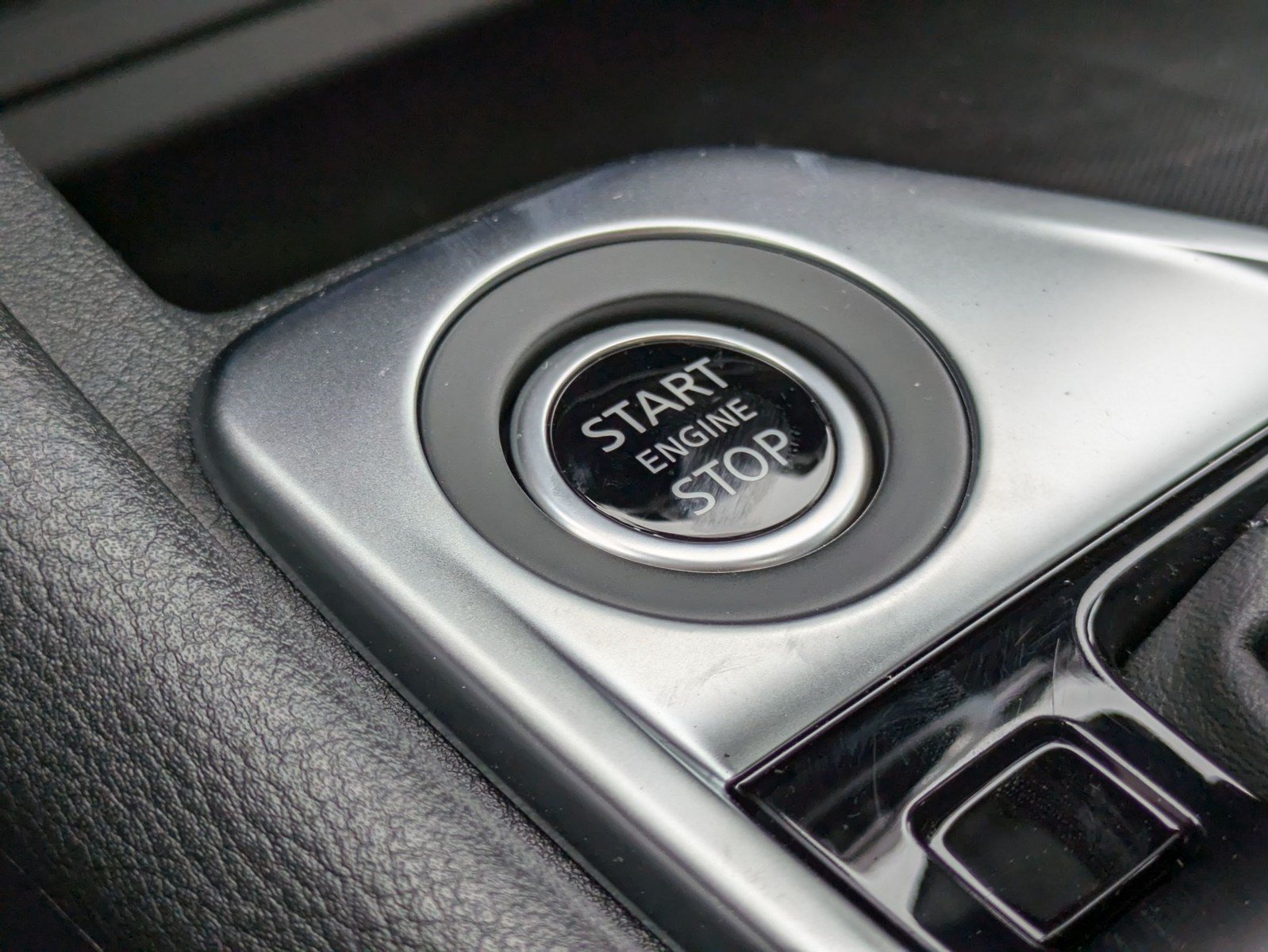 New 2025 Nissan Sentra SV FWD image 9