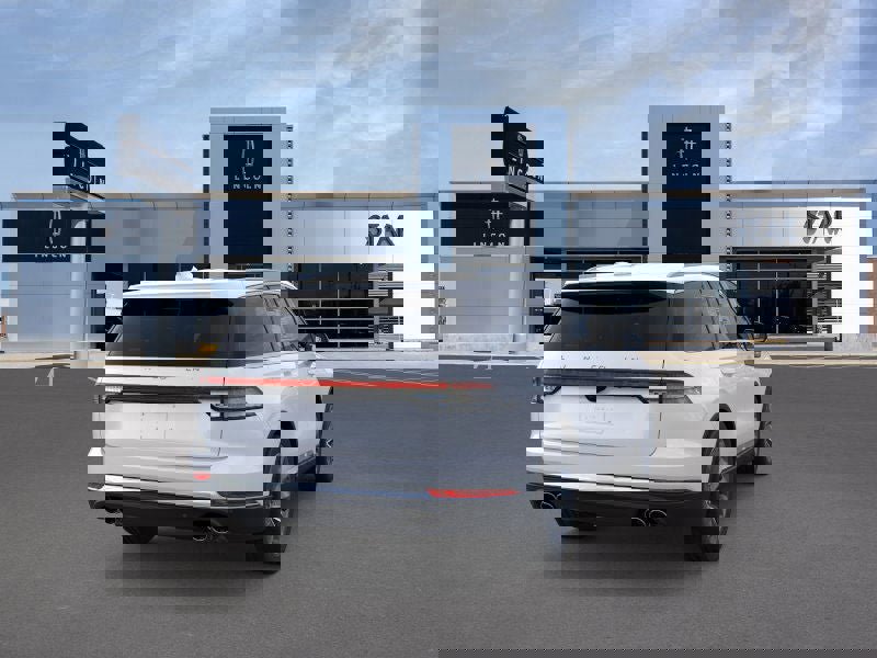New 2025 Lincoln Aviator AWD image 8