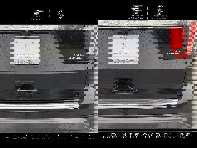 Used 2018 Ford Explorer XLT w/ Equipment Group 202A FWD image 6