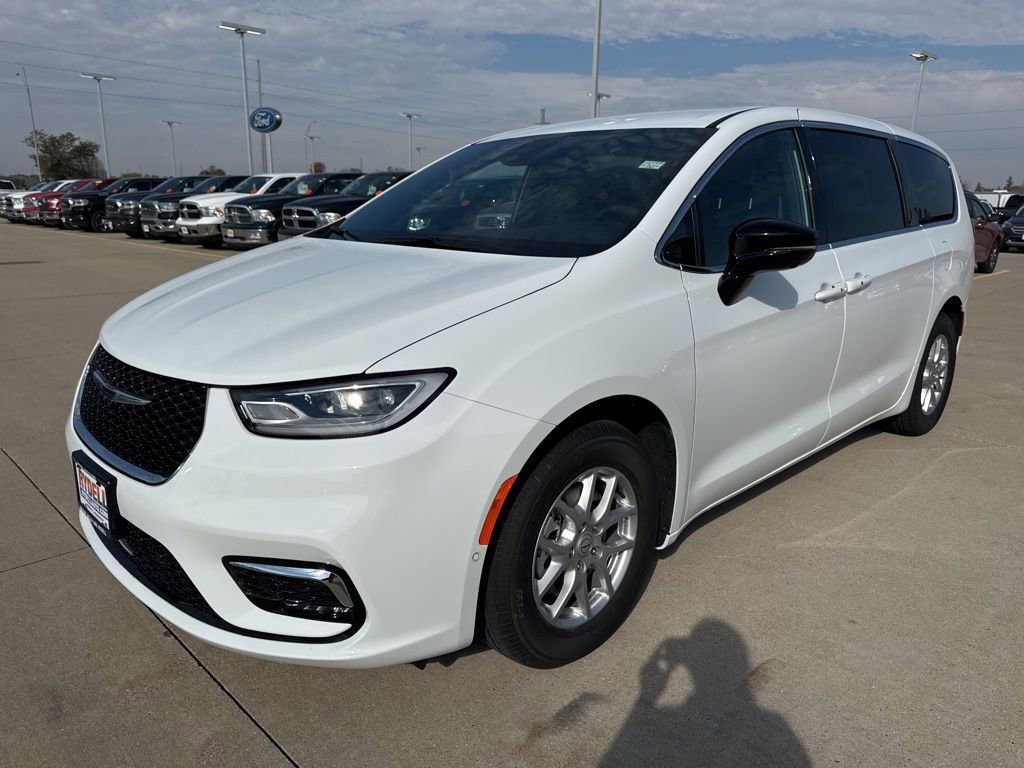 New 2026 Chrysler Pacifica Select image 27