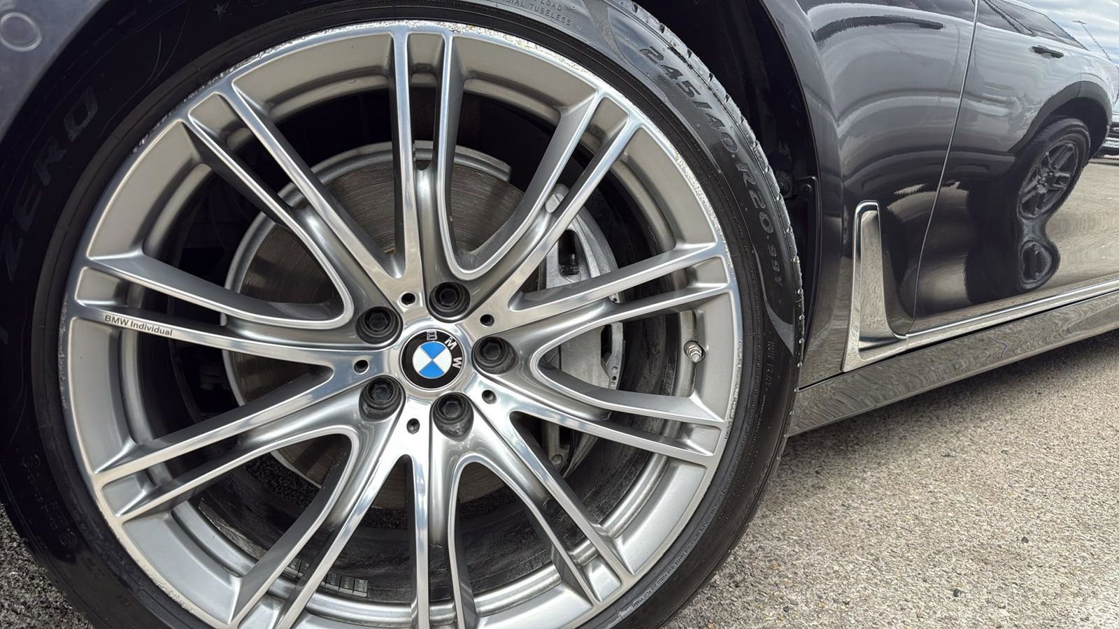 Used 2019 BMW 740i w/ Executive Package image 9