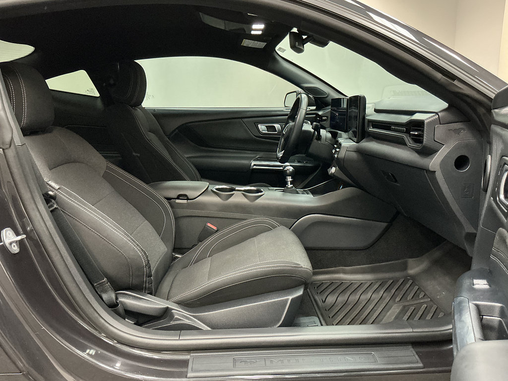 Used 2024 Ford Mustang GT RWD image 23